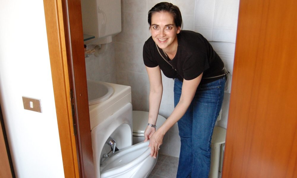 article-italy-verona-hotel-bathroom-bidet